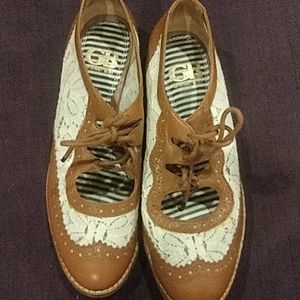 Gianni Bini Leather and Lace Oxford shoes